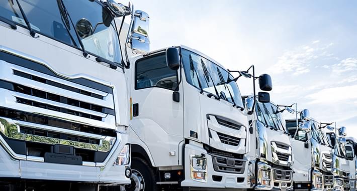 トラックなどのガラス修理